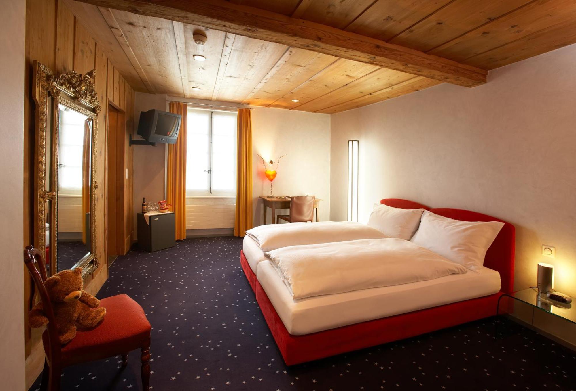 Romantik De L'ours Hotel